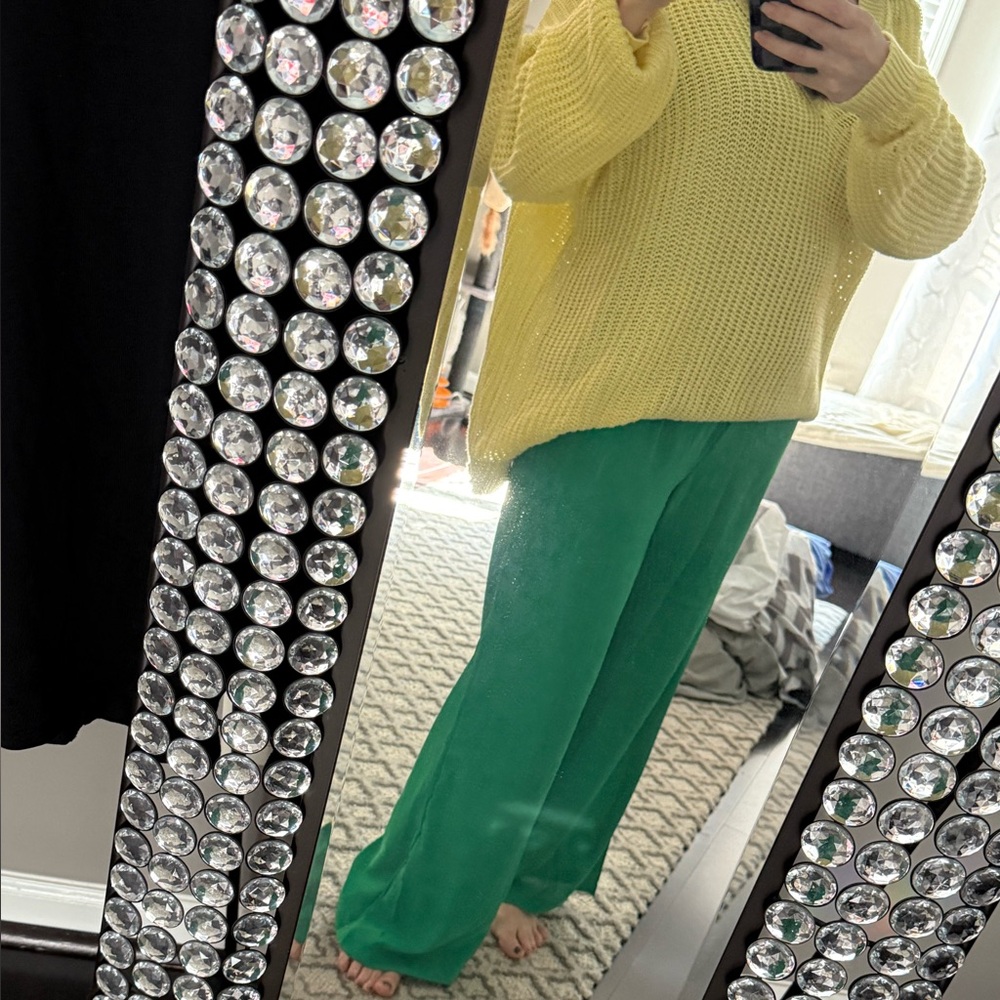 Women’s Kelly Green Pants - Lightweight and Stretch Waistband